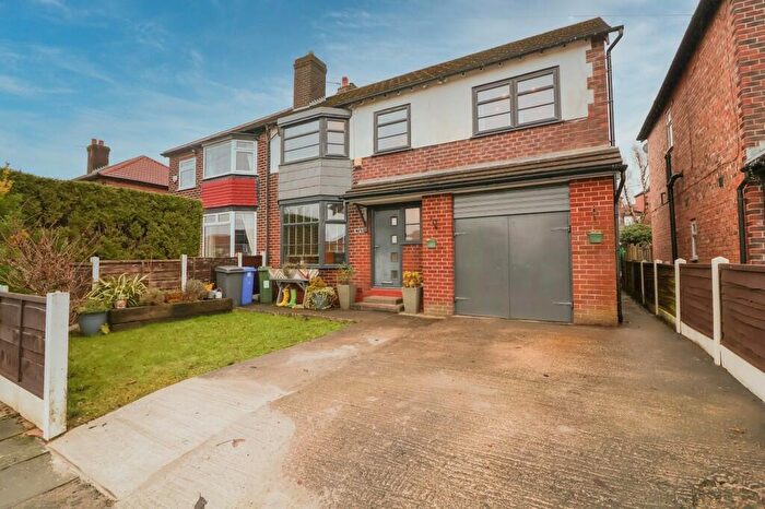 4 Bedroom Semi-Detached House For Sale In Woodfield Avenue, Hyde, SK14