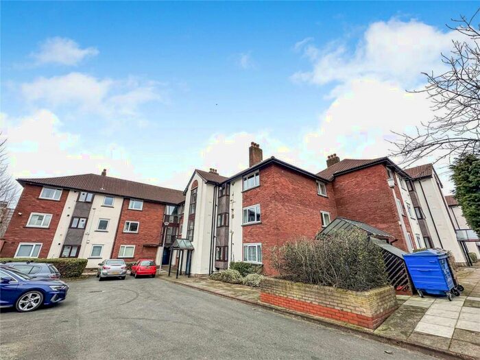 2 Bedroom Flat To Rent In Canterbury Gardens, Salford, Greater Manchester, M5