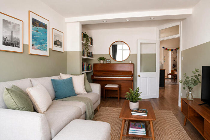 2 Bedroom Flat To Rent In Wellington Hill West, BS9