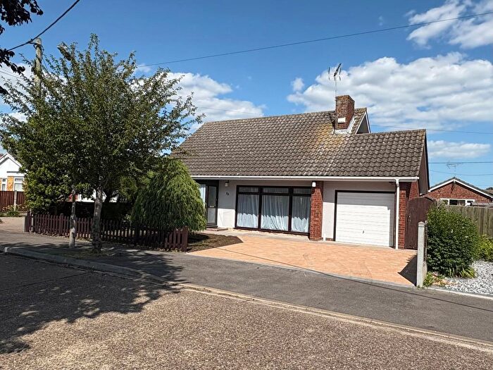 3 Bedroom Detached Bungalow To Rent In Handel Road, Canvey Island, SS8