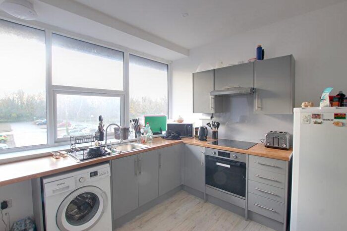 1 Bedroom Flat To Rent In Windsor Road, Trowbridge, BA14