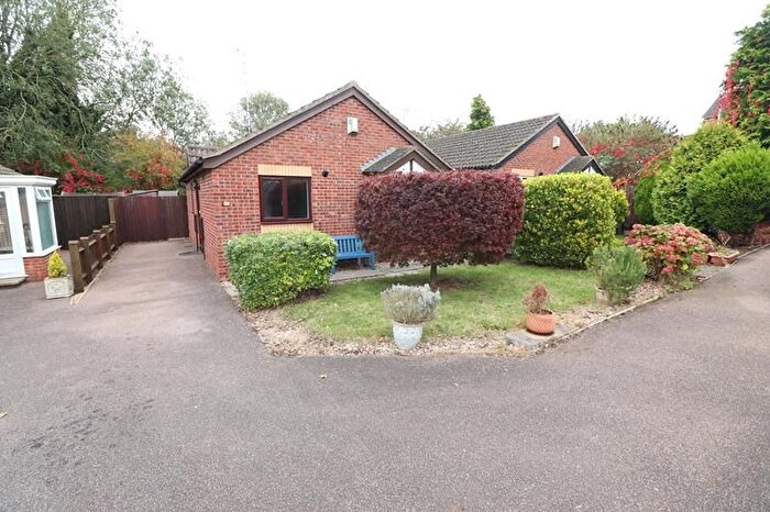 2 Bedroom Bungalow To Rent In Chestnut Close, Rushden, NN10