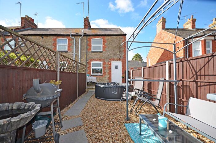2 Bedroom End Of Terrace House For Sale In Hill Street, Raunds, NN9