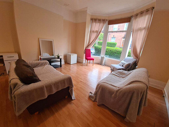1 Bedroom Flat To Rent In Wesley Road, Leeds, LS12
