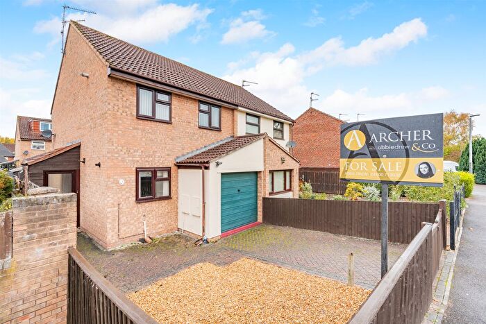 2 Bedroom Semi Detached House For Sale In Castle Close, Monmouth, Monmouthshire, NP25