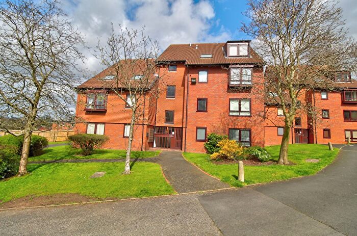 2 Bedroom Flat For Sale In Moncrieffe Close, Dudley, DY2