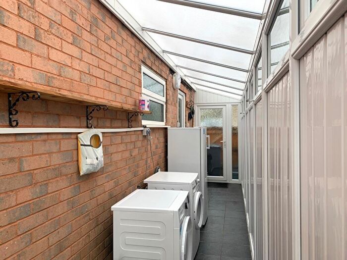 2 Bedroom Semi-Detached Bungalow For Sale In Honiton Bottom Road, Honiton, EX14