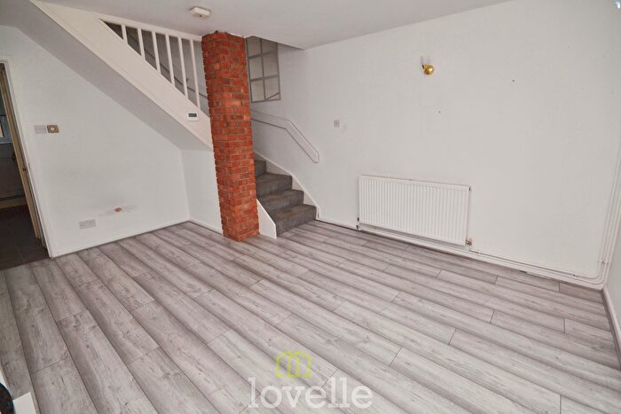2 Bedroom Semi-Detached House For Sale In Eskham Close, Cleethorpes, DN35