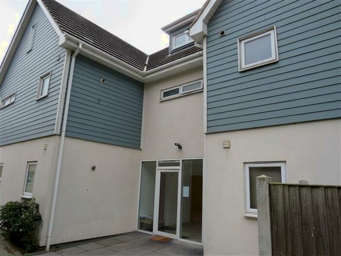 2 Bedroom Apartment To Rent In South Avenue, Southend-On-Sea, SS2
