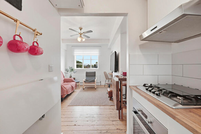 2 Bedroom Flat For Sale In Evelyn House, Greatorex Street, E1