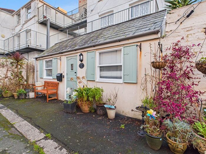 2 Bedroom Flat To Rent In Marine Parade, Worthing, BN11