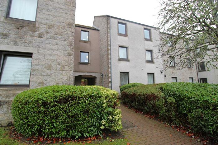 2 Bedroom Flat To Rent In Craigieburn Park, Aberdeen, AB15
