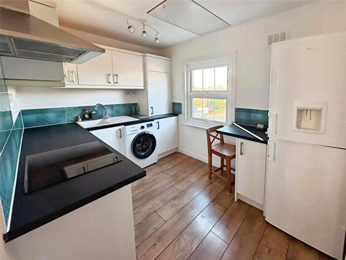 1 Bedroom Flat For Sale In Clyde Road, Wallington, SM6
