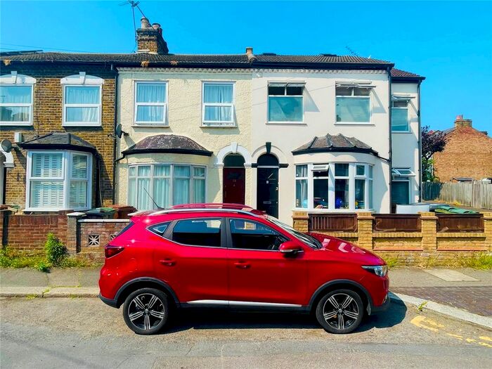 2 Bedroom Detached House To Rent In Oakfield Road, Walthamstow, London, E17