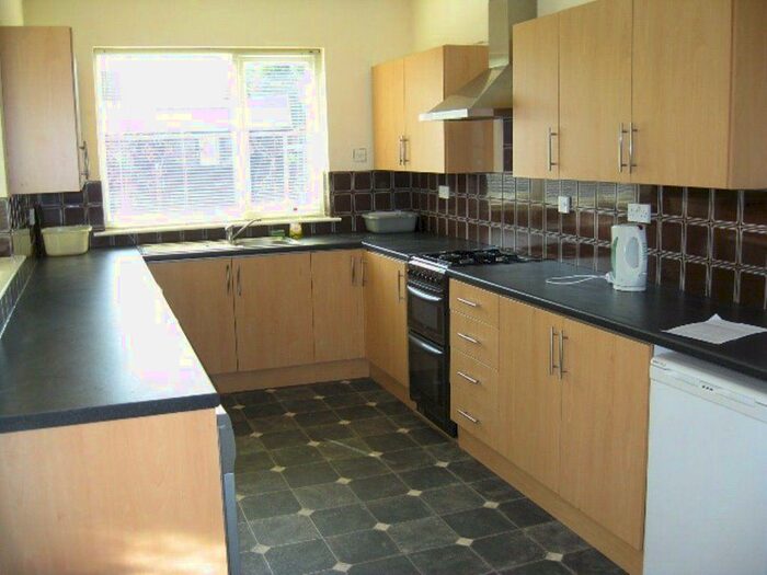 4 Bedroom House To Rent In Stepping Lane, DE1