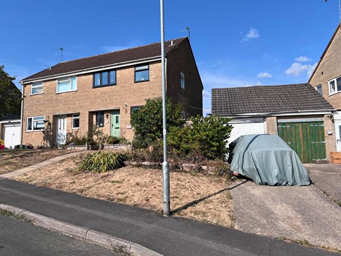 3 Bedroom Semi Detached House For Sale In Springfield Road, Wincanton, BA9