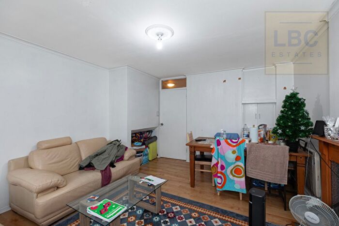 2 Bedroom Flat For Sale In Chelsea Close, London, NW10
