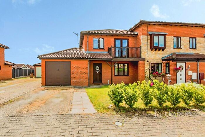 3 Bedroom Semi-Detached House To Rent In Elmgarth, Sleaford, NG34