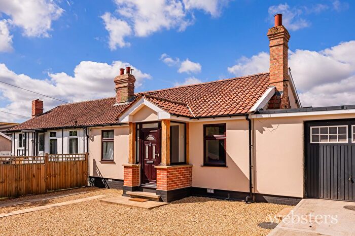 4 Bedroom Semi-Detached Bungalow For Sale In Station Road, Drayton, NR8