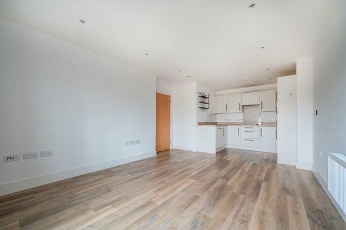 2 Bedroom Flat To Rent In Station View, Guildford, , Guildford, GU1