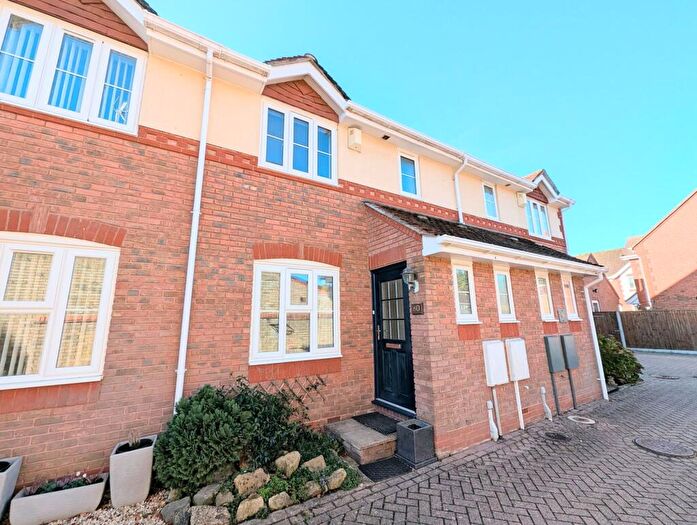 2 Bedroom Terraced House To Rent In Tanbridge Park, Horsham, RH12