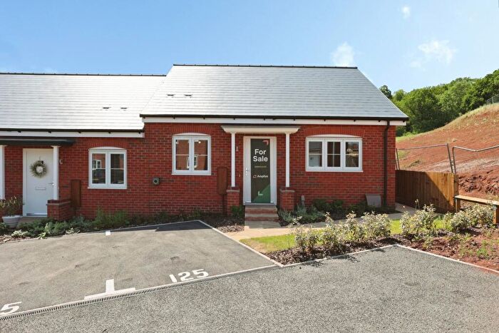 2 Bedroom Bungalow For Sale In Rose Way, Edwalton, Nottingham, Nottinghamshire, NG12
