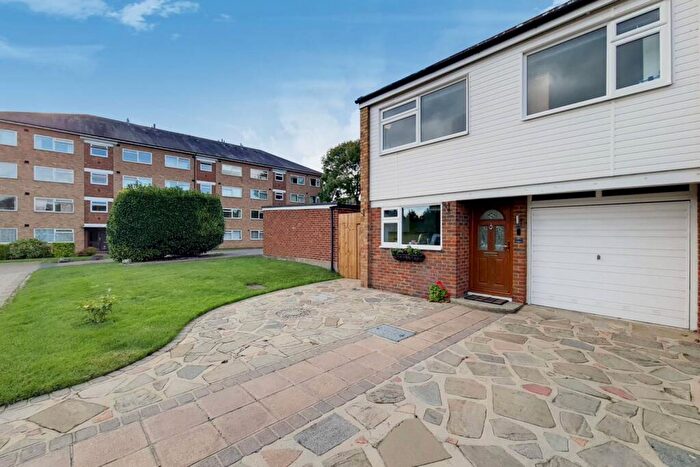 4 Bedroom End Of Terrace House To Rent In Lankton Close, Beckenham, BR3