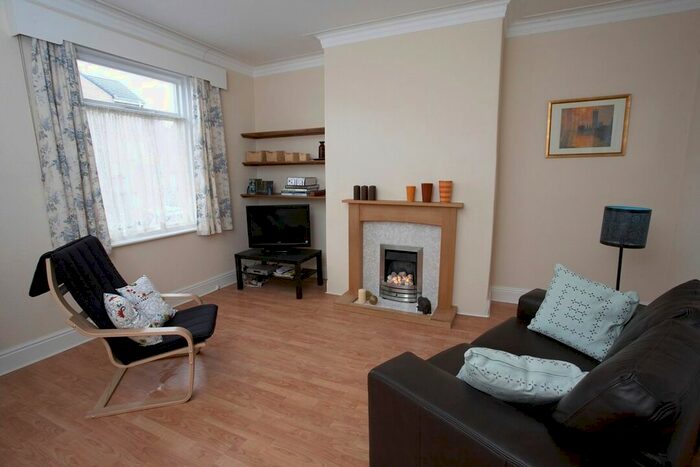 3 Bedroom Terraced House To Rent In Bartle Lane, Great Horton, Bradford BD7