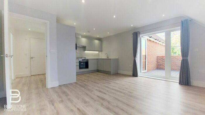 2 Bedroom Flat To Rent In Foxley Lane, Purley, CR8