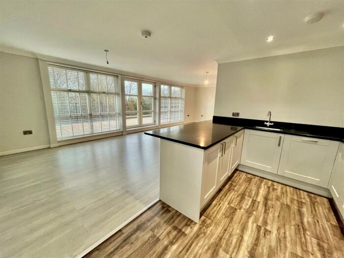 2 Bedroom Apartment To Rent In Ashfield Court, Low Fell, NE9