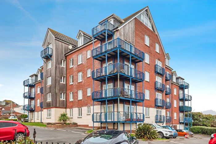 2 Bedroom Flat For Sale In Corscombe Close, Weymouth, DT4