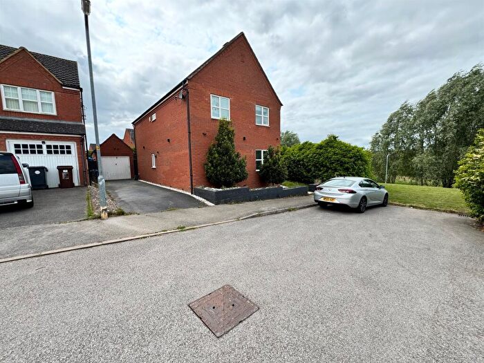 5 Bedroom Detached House For Sale In Holkham Close, Corby, NN18