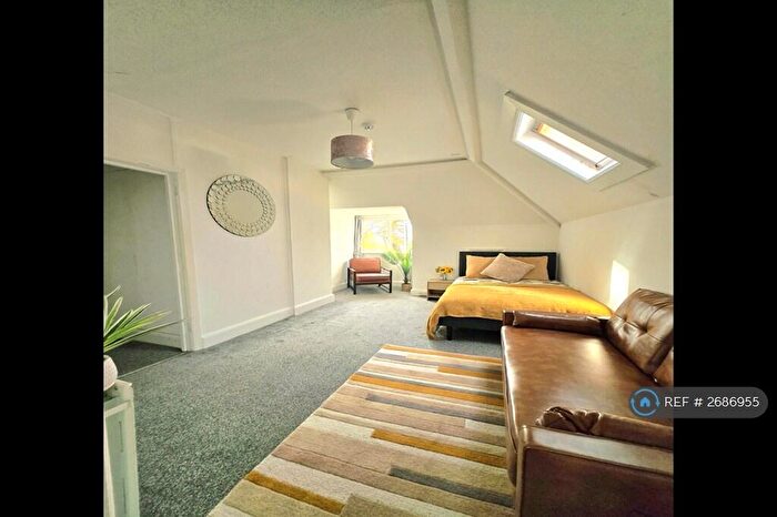 1 Bedroom Flat To Rent In Queens Park Gardens, Bournemouth, BH8