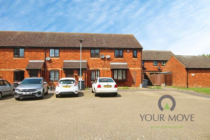 2 Bedroom Terraced House To Rent In Howard Close, Wilstead, Bedford, Bedfordshire, MK45
