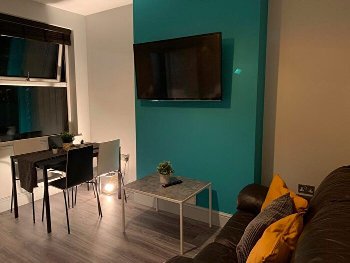 4 Bedroom House To Rent In South View Road, Sheffield, S7