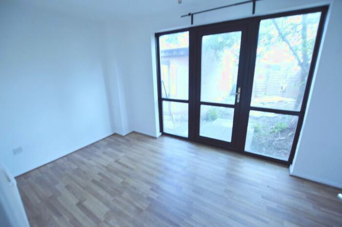 4 Bedroom Terraced House To Rent In Edmeston Close, Homerton, E9