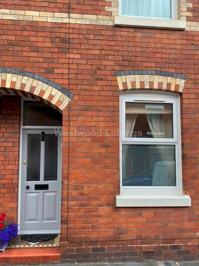 3 Bedroom Semi-Detached House To Rent In Parker Street, Leek, ST13