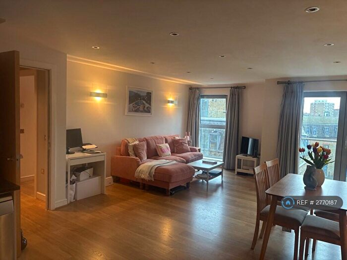 2 Bedroom Flat To Rent In One Battersea Square, London, SW11