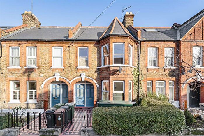 2 Bedroom Maisonette For Sale In Hitcham Road, Walthamstow, London, E17