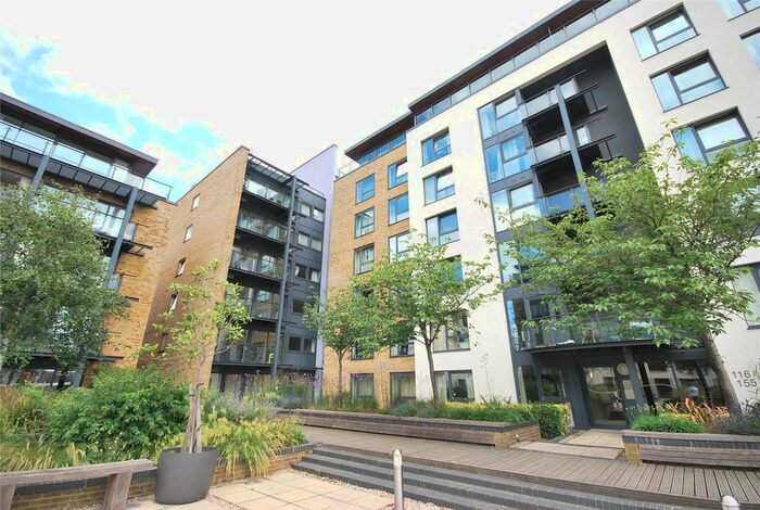 3 Bedroom Flat To Rent In Boardwalk Place, London, E14