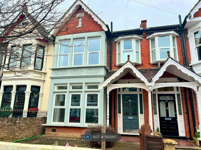 4 Bedroom Semi-Detached House To Rent In Boscombe Road, Southend-On-Sea, SS2