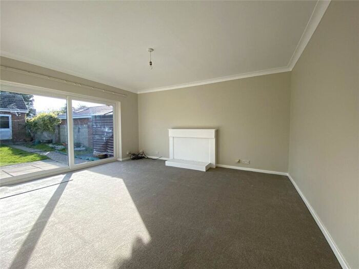 3 Bedroom Parking To Rent In Poynters Road, Dunstable, Central Bedfordshire, LU5