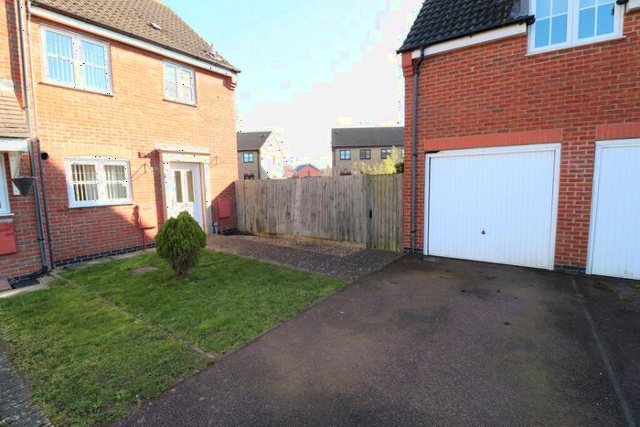 3 Bedroom End Of Terrace House To Rent In Palin Drive, Spalding, PE11