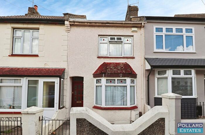 3 Bedroom Terraced House For Sale In Shakespeare Road, Gillingham, ME7