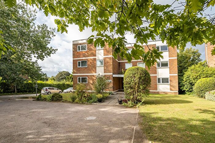 1 Bedroom Flat For Sale In Milton Road, Harpenden, AL5