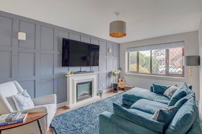 4 Bedroom Detached House For Sale In Avon Close, Bromsgrove, Worcestershire, B60
