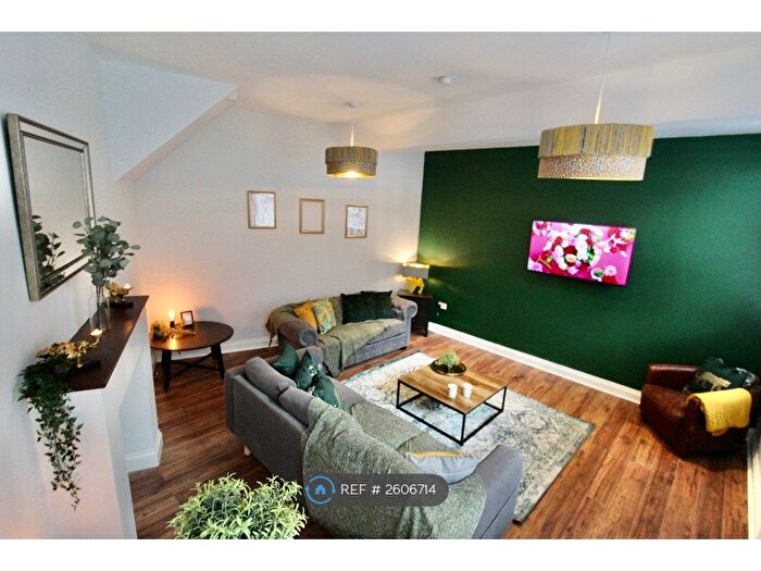 3 Bedroom Terraced House To Rent In Commerce Square, Nottingham, NG1