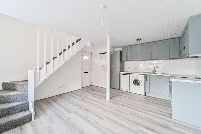 1 Bedroom Terraced House To Rent In Nickelby Close, Thamesmead, London, SE28