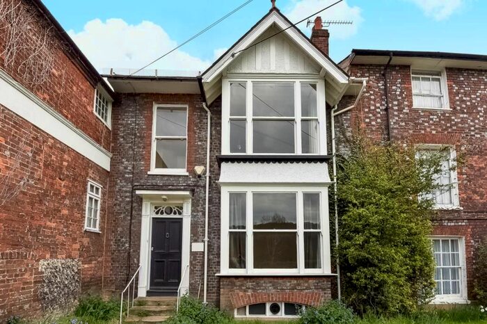 3 Bedroom Terraced House To Rent In London Road, High Wycombe, HP11