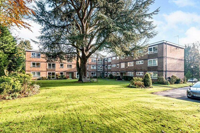 2 Bedroom Flat To Rent In Four Oaks Road, Sutton Coldfield, B74